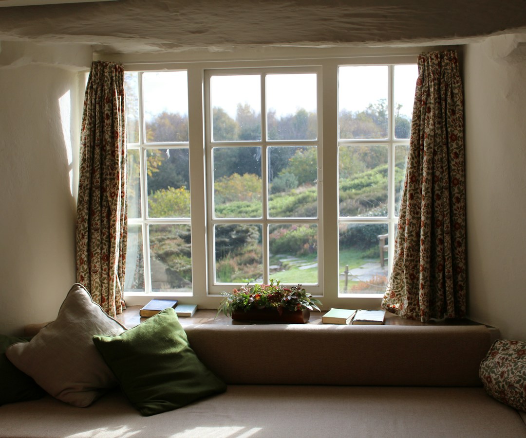 When to Invest in Window Replacement and Repair 2 img